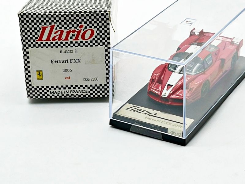 ILARIO - IL43028 - FERRARI FXX 2005 RED WITH SILVER WHEELS OPENED DOOR