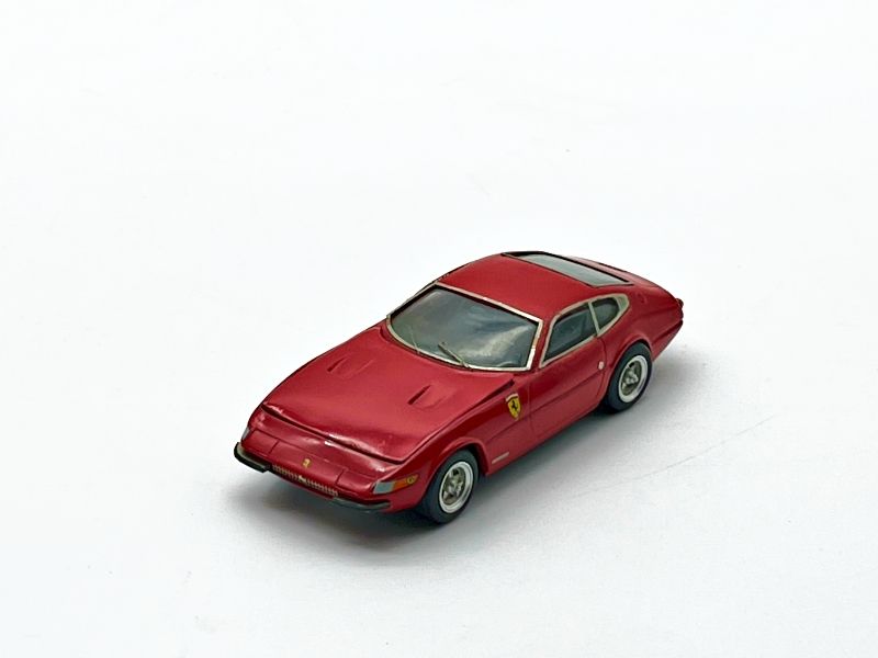 V013 - FERRARI DAYTONA GTB4 - COFANO APRIBILE
