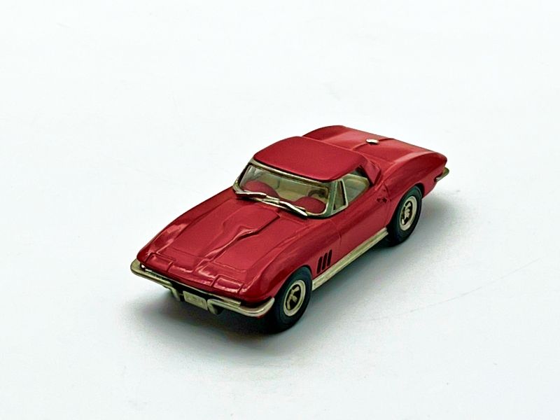 V061 - CHEVROLET CORVETTE STING RAY HARD TOP