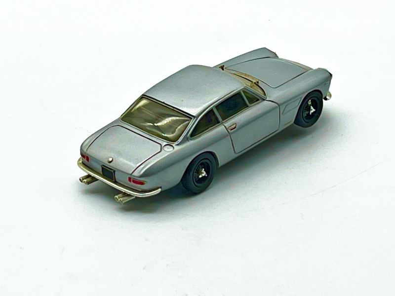 V075 - FERRARI 330 GT DOPPI FARI