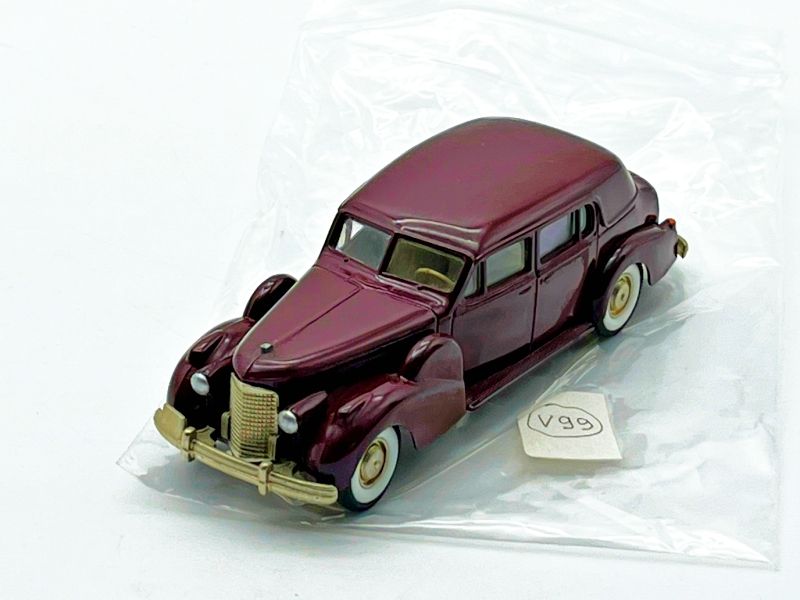 V099 - CADILLAC V8 BERLINA - FREGIO ROTTO