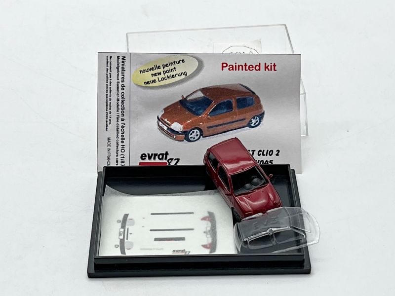 V105 - RENAULT CLIO 2 ROSSO MET PREVERNICIATO