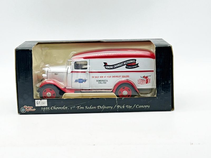 UNIQUE REPLICAS - UR76301 1935 CHEVROLET TON SEDAN DELIVERY