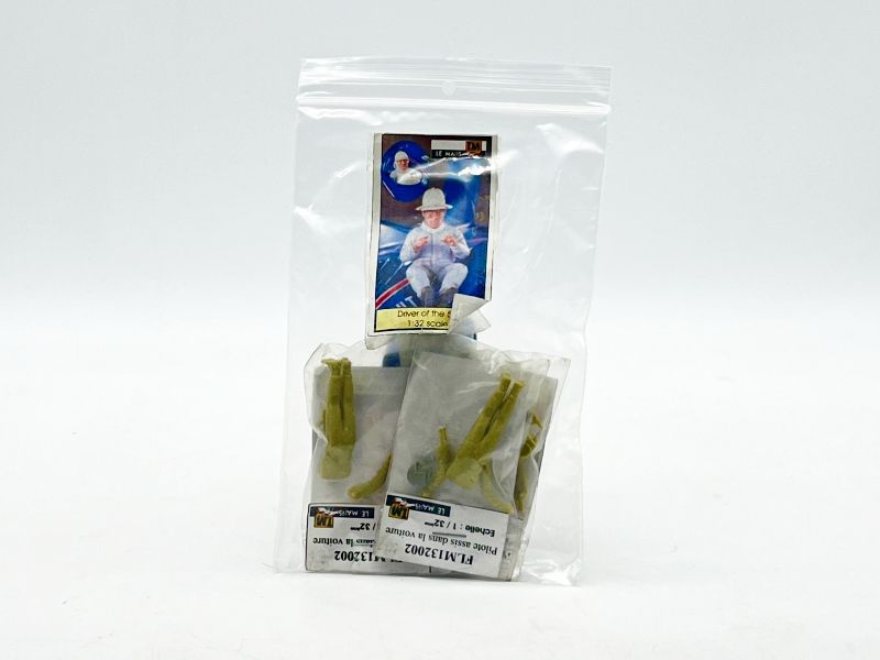 LE MANS MINIATURES - LMFLM132002 - PILOTA SEDUTO NELL'AUTO