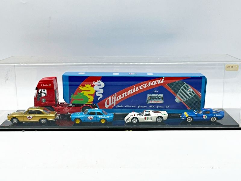 ALFANNIVERSARI CAMION PORTAUTO CON AUTO 4 AUTO