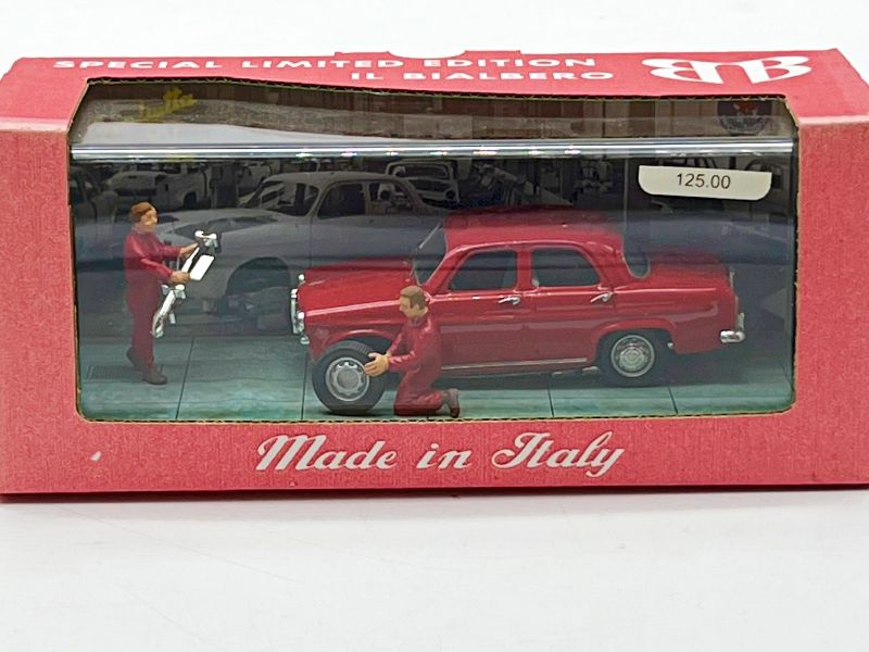 CVABC612 - IL BIALBERO - DIORAMA GIULIETTA CON MECCANICI