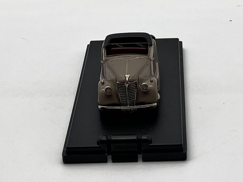 MACO87D - RENAULT Primaquatre BDS2 cabriolet 1939 beige-brun MACO87D - RENAULT Primaquatre BDS2 cabriolet 1939 beige-brun