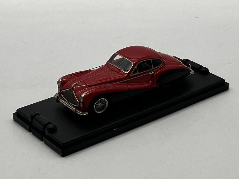 MACO77A - TALBOT LAGO T26 GS coupe Saoutchick 1950 no 110.156 voiture restauree rouge-noir MACO77A - TALBOT LAGO T26 GS coupe Saoutchick 1950 no 110.156 voiture restauree rouge-noir