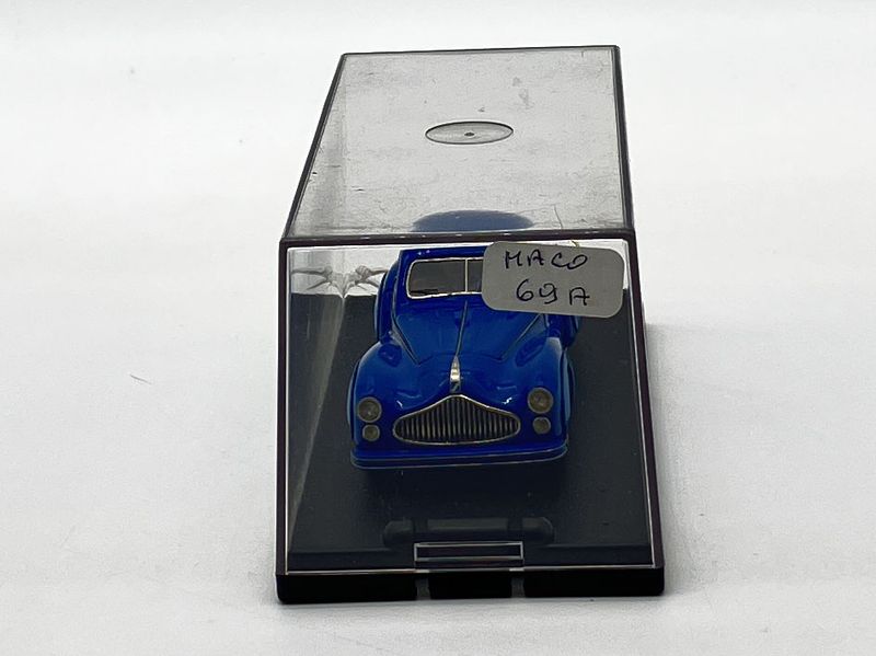MACO69A - TALBOT LAGO T26 GS coupe Saoutchick no 110.101 1948 restauree calandre ovale 2 tons de bleu MACO69A - TALBOT LAGO T26 GS coupe Saoutchick no 110.101 1948 restauree calandre ovale 2 tons de bleu