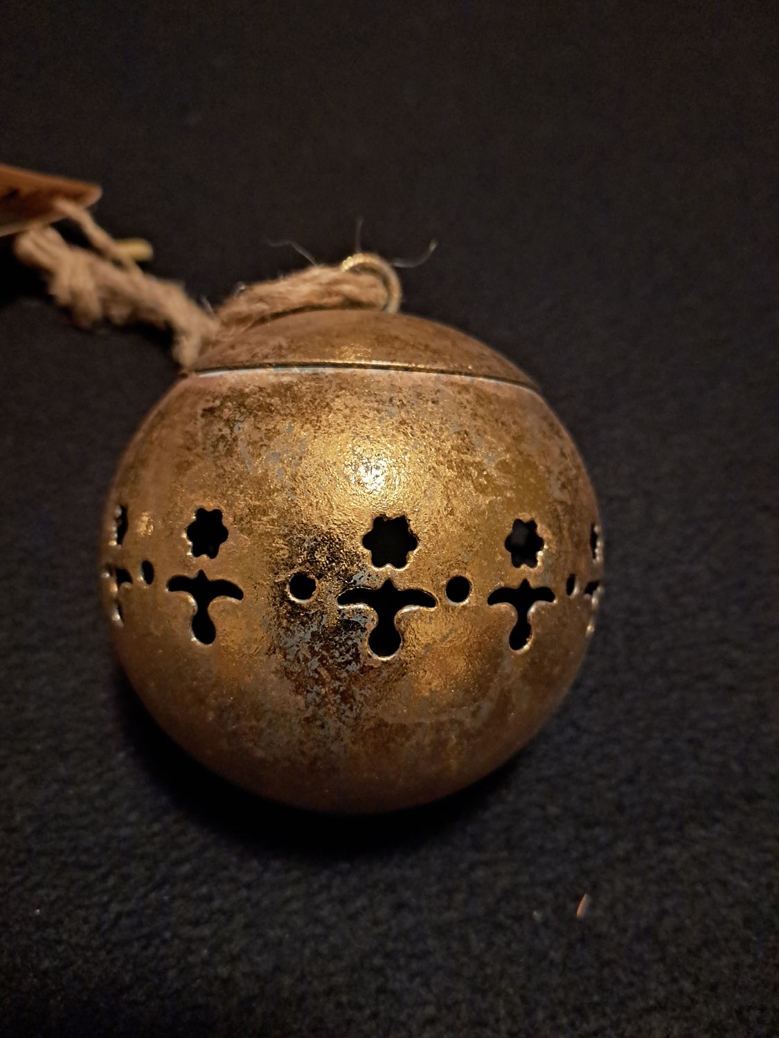 Metalen kerstbal goud