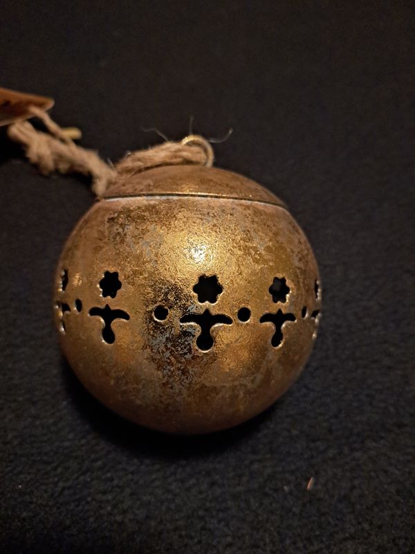 Metalen kerstbal goud