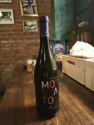 750ml Moscato Secco Casaltrinità (Puglia) 750ml Moscato Secco Casaltrinità (Puglia)