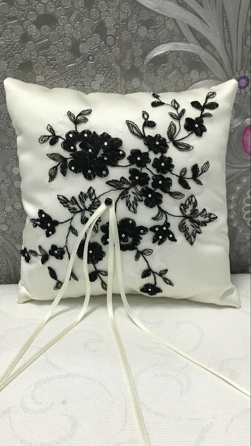 Ringkissen schwarze Spitze SWAROVSKI Hochzeitskissen Trauung