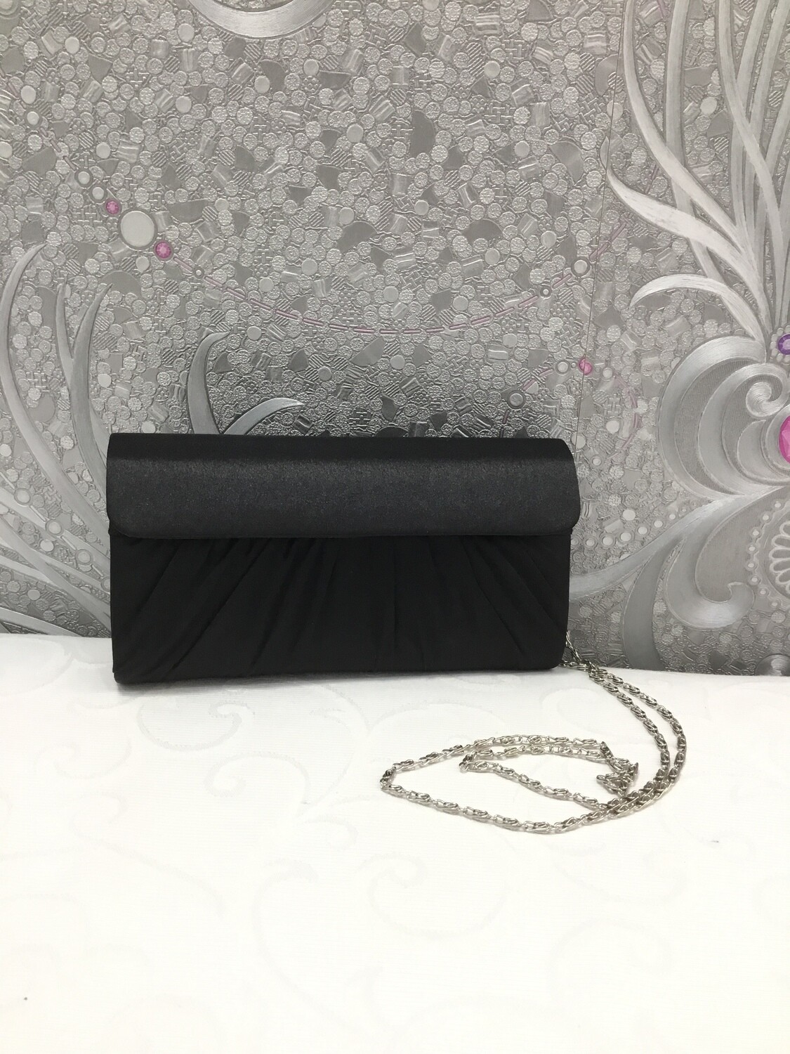 Damenhandtasche in Schwarz Damenhandtasche in Schwarz