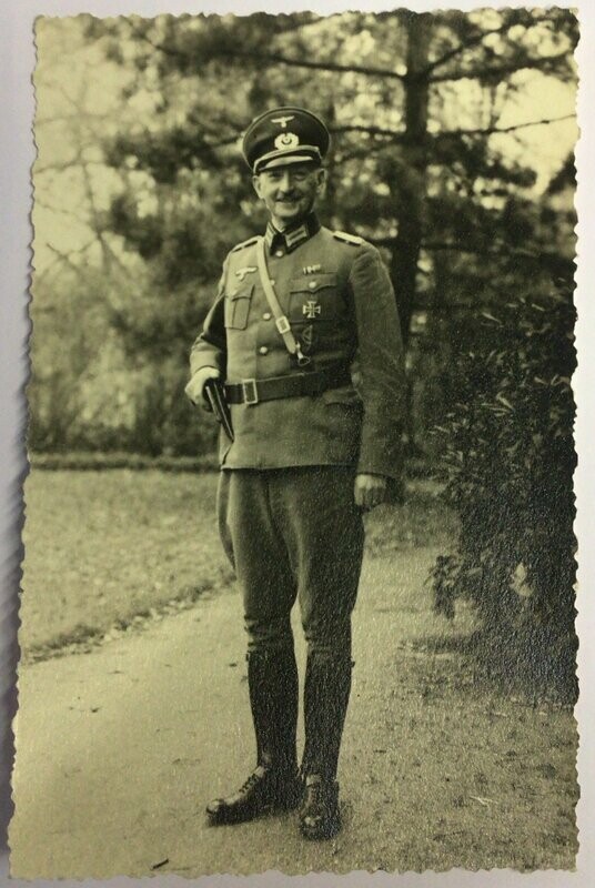 Portrait-Photo Wehrmachtsoffizier mit Schirmmütze