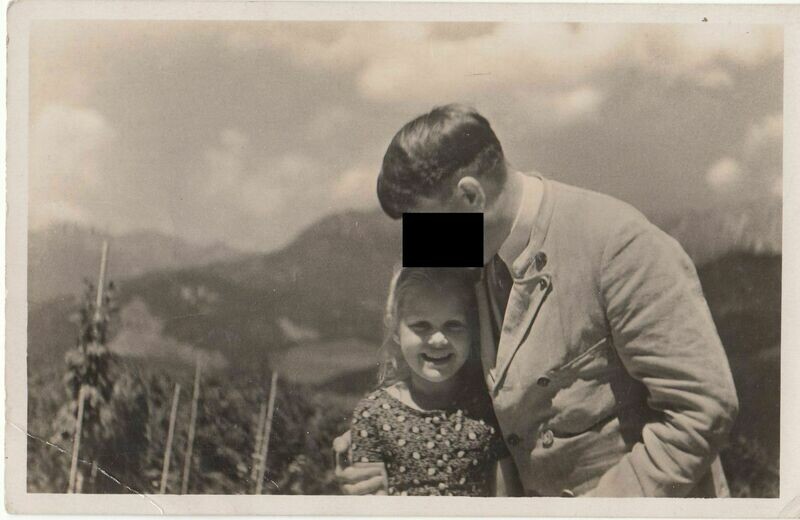 Propagandapostkarte - Hoffmann: Der Führer mit der Jugend