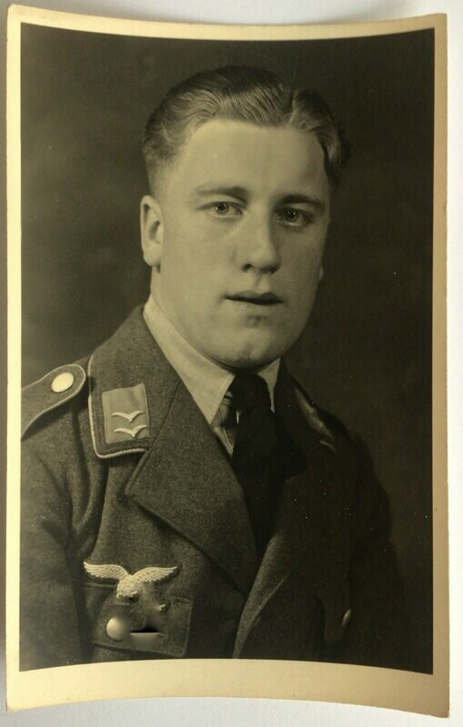 Portrait-Photo Luftwaffesoldat