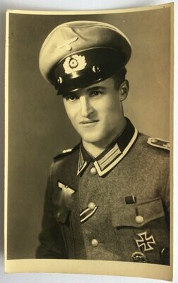 Set von 3 Portrait-Photos Wehrmachtsunteroffizier mit Schirmmütze