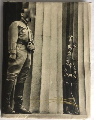 Adolf Hitler - Bilder aus dem Leben des Führers - Halbleinenausgabe (Auflage 1.801. - 1.900. Tausend) aus dem Jahr 1936 mit Original-Schutzumschlag und Pappschuber - Blanko - mit komplettem Bildersatz