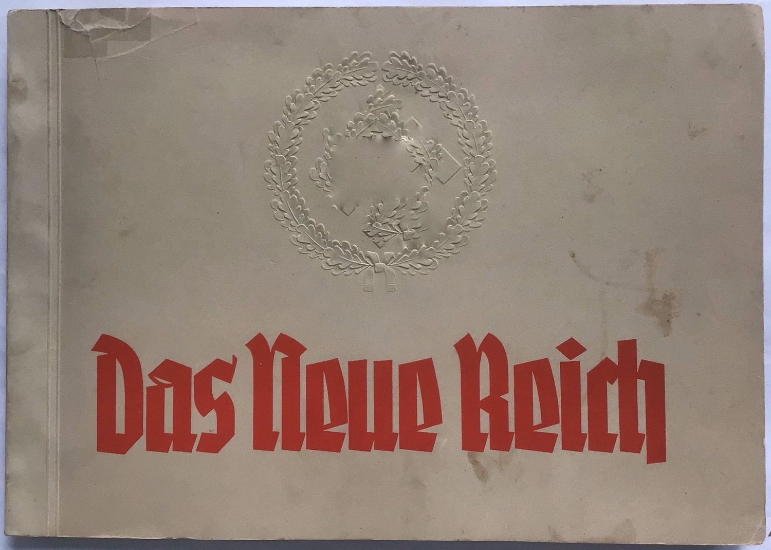 Greiling: Das neue Reich - Eine Bilderfolge unserer Zeit. Broschierte Ausgabe im Querformat im Original-Pappschuber aus dem Jahr 1933.
