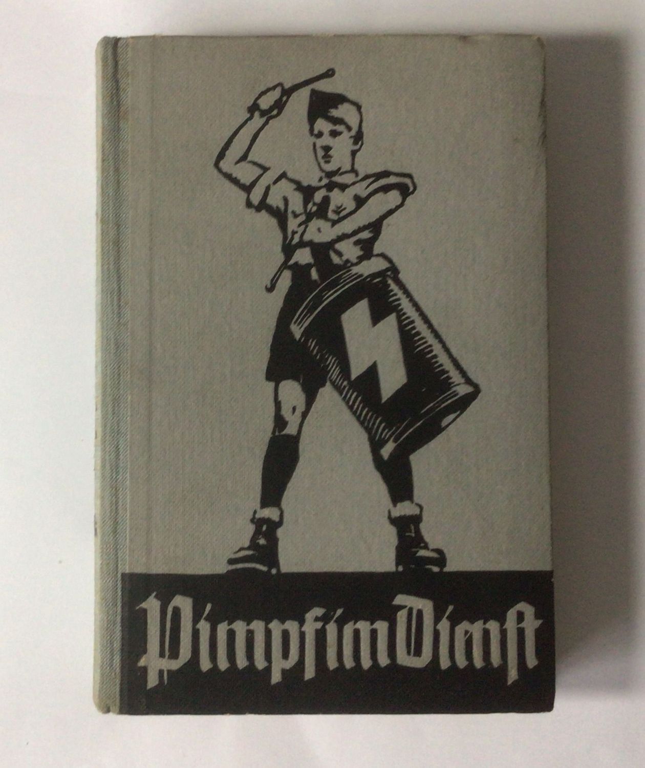 Pimpf im Dienst - Ein Handbuch für das Deutsche Jungvolk in der HJ. - Halbleinenausgabe aus dem Jahr 1938