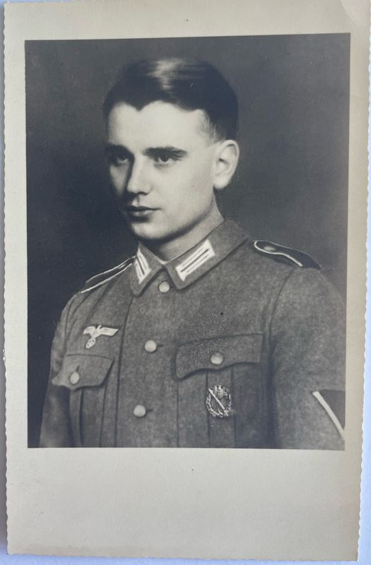 Portrait-Photo Wehrmachtssoldat Gefreiter mit ISA