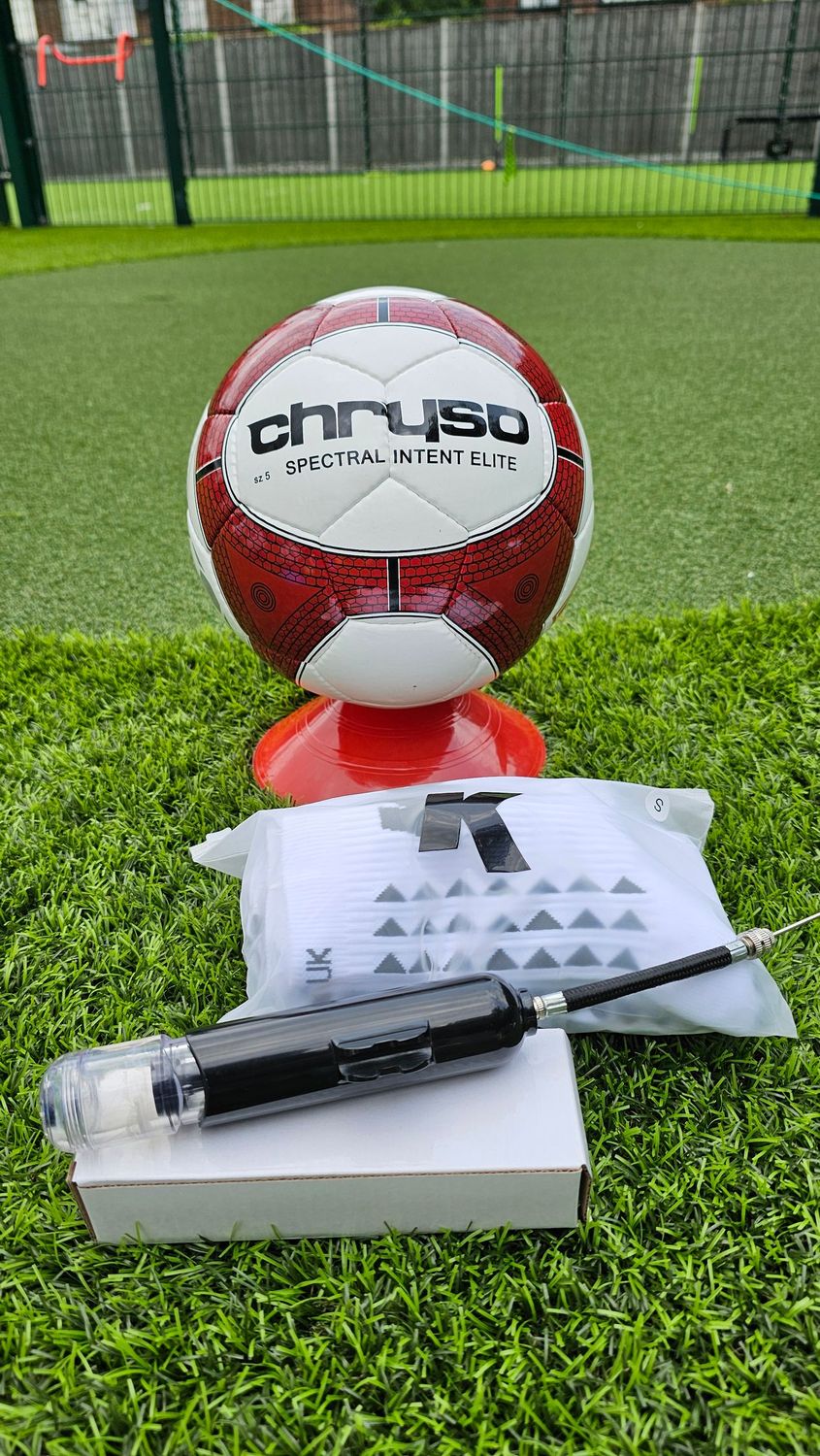 Original Chryso NPL Match Ball Size 5 / Grip Socks / Pump