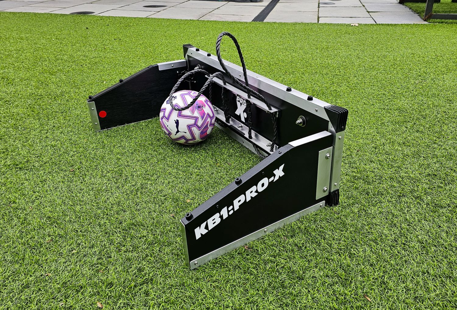 Mario USA - 1 x KB1:PRO-X Professional Football Rebounder (SAMPLE) Mario USA - 1 x KB1:PRO-X Professional Football Rebounder (SAMPLE)