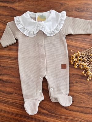 Babygrow Limãozinho folho wafle bege