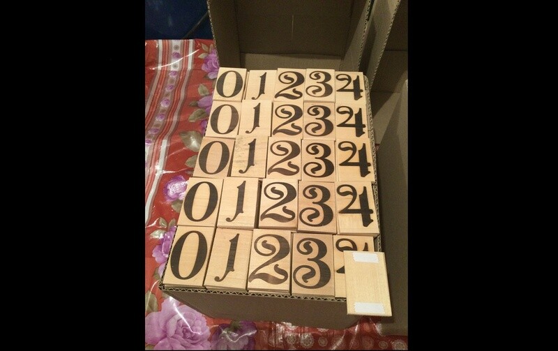 Wholesale option 1: 125 sets of numbers from 0-9 (1250 pieces fits in 1 box)