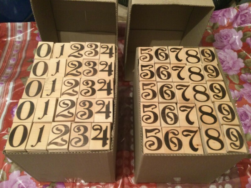 Wholesale option 2: 250 sets of numbers from 0-9 (2500 pieces fits in 2 boxes)