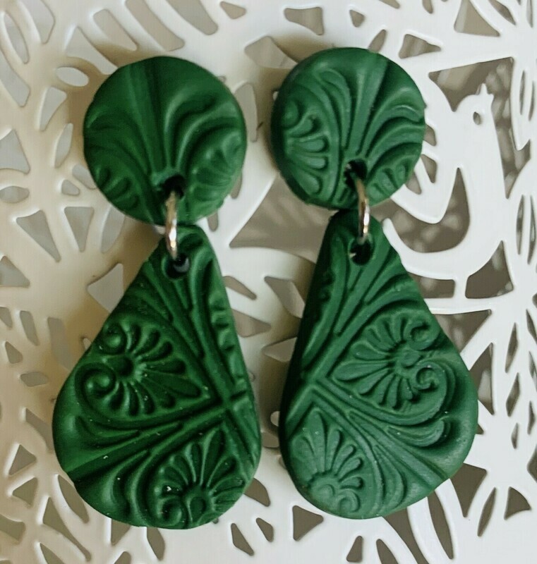 Dezynr Ear Ring Tear Drop Stud Green