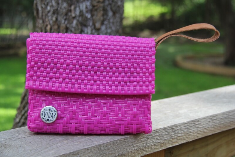 Vida Sandra Wristlet Pink