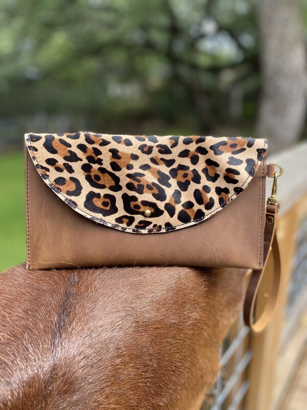 Bexar Creek Leather Medium Wristlet Brown Leopard