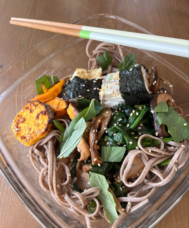 Ramen de soba, filet de lieu noir mariné miso et crumble de sarrasin