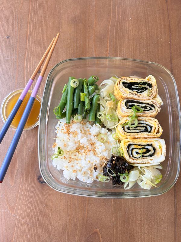 OBENTO Riz japonais, omelette japonaise au nori (végé)