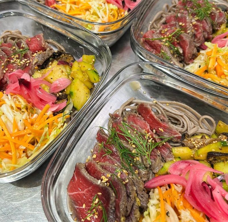 Salade de Soba et gravlax de boeuf Salade de Soba et gravlax de boeuf