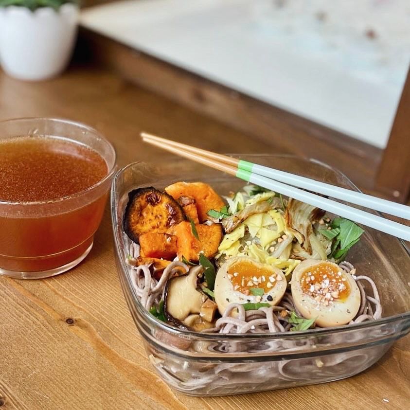 Ramen de Soba Oeuf mariné et bouillon végétal butternut