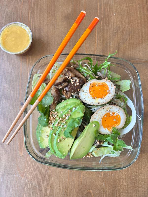 Soba et œuf ajitamago au choix en salade ou ramen