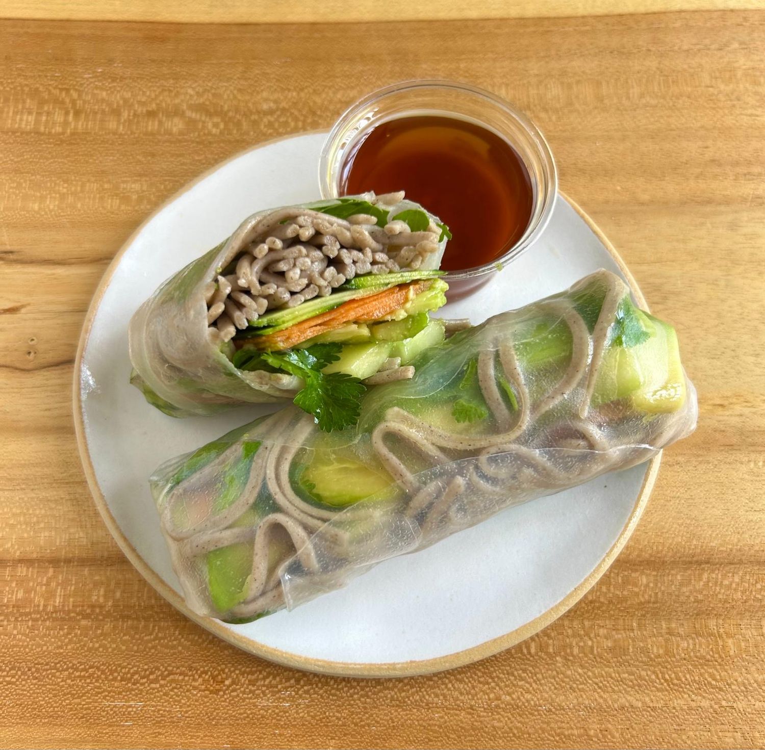 Soba Rolls œuf mariné et crudités