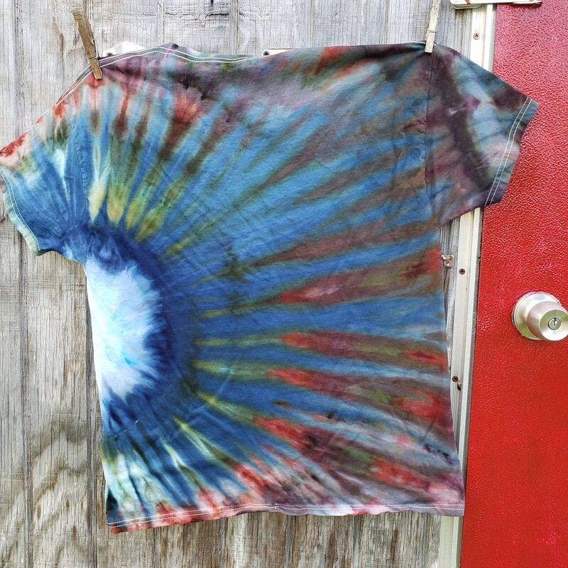Vneck ice with glacier blue
