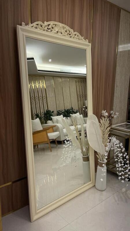 Royal Mirror