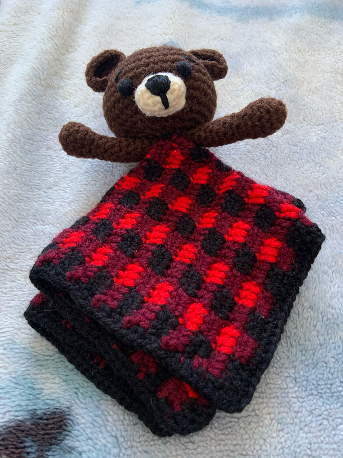 Ours brun toutou-doudou petit carreauté