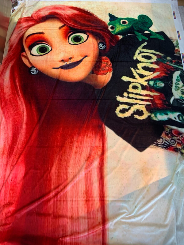 Minky Raiponce princesse gothique 