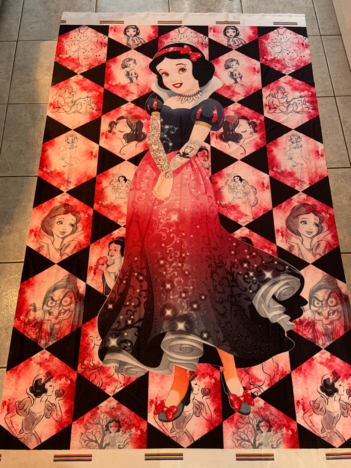 Minky Blanche neige princesse gothique 