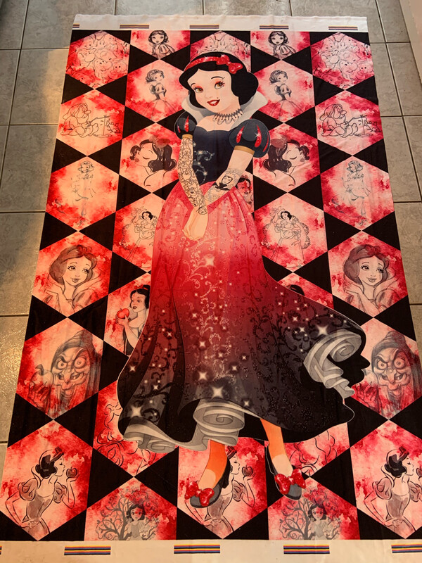 Minky Blanche neige princesse gothique 