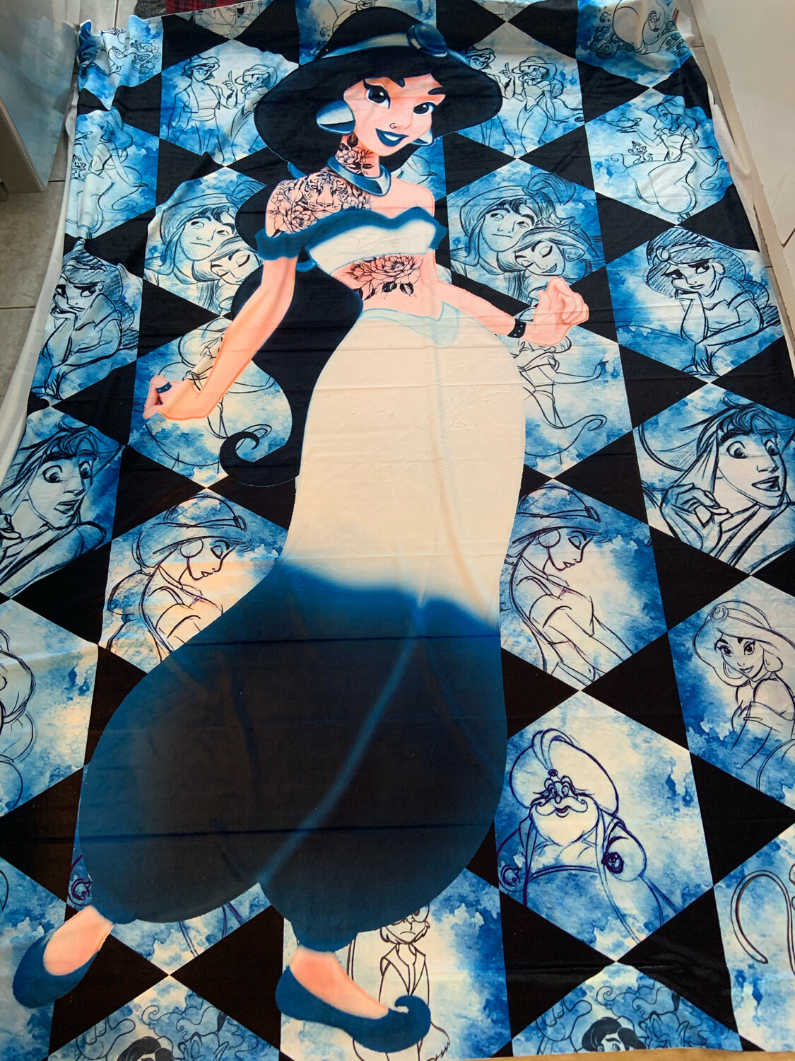 Minky Jasmine princesse gothique 