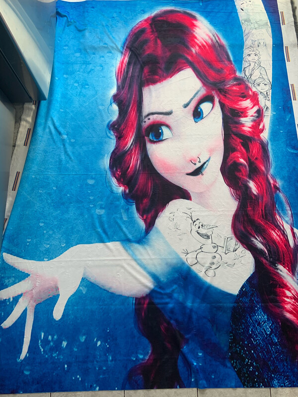 Minky reine des neiges Helsa Gothique