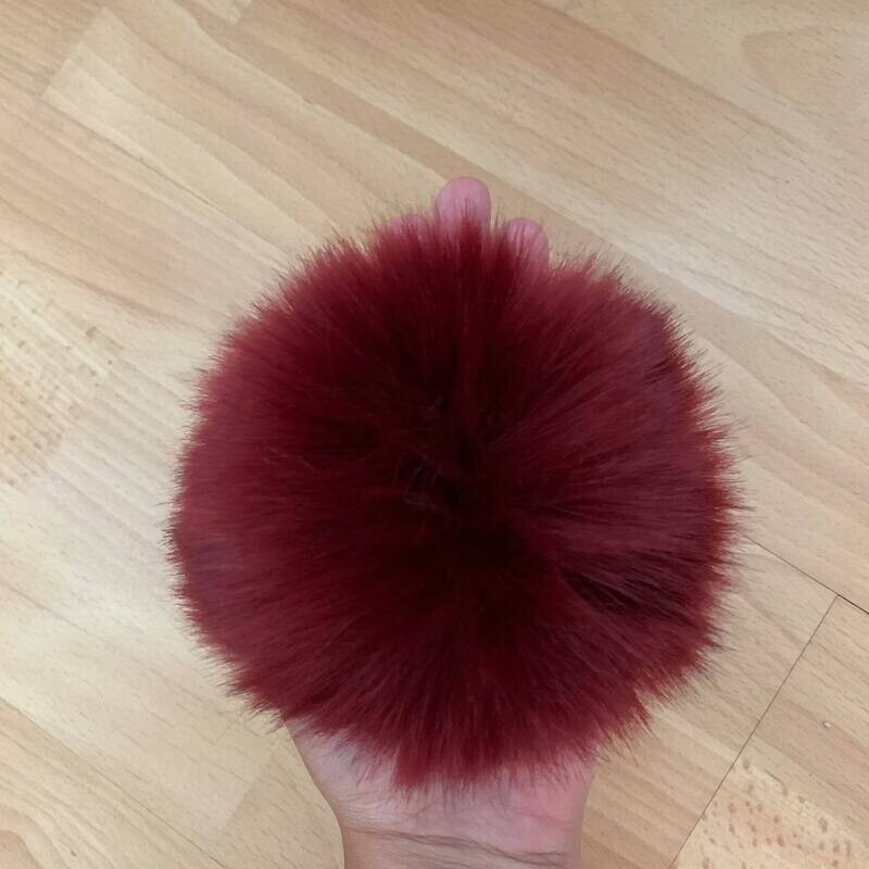 Pompon fausse fourrure de raton laveur bourgogne