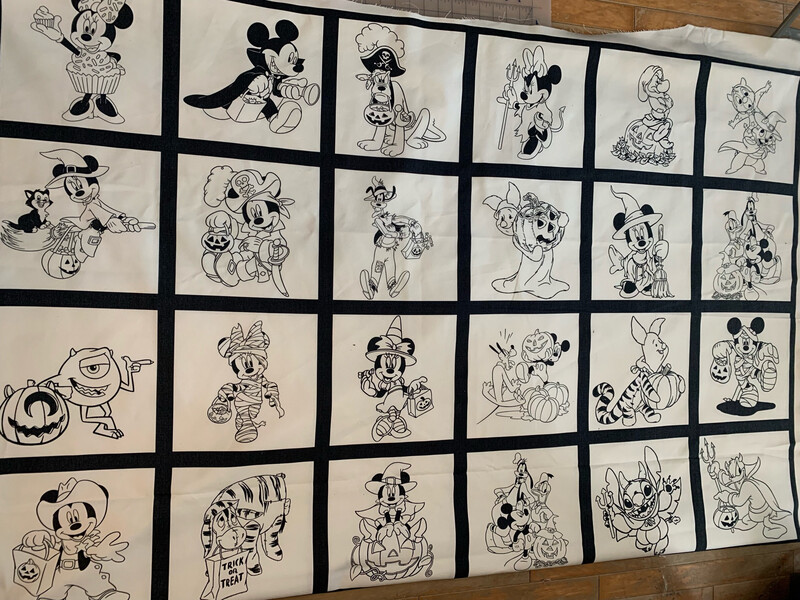 Coton Canvas à colorier 
 Mickey mouse halloween 